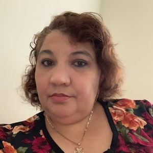 Meet your Posher, Ofelia